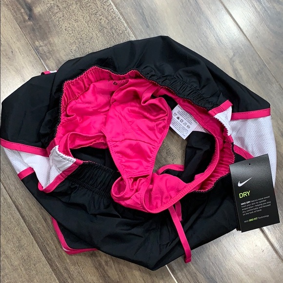 NIKE Women’s running shorts with Dri-Fit Technolog - Picture 13 of 16